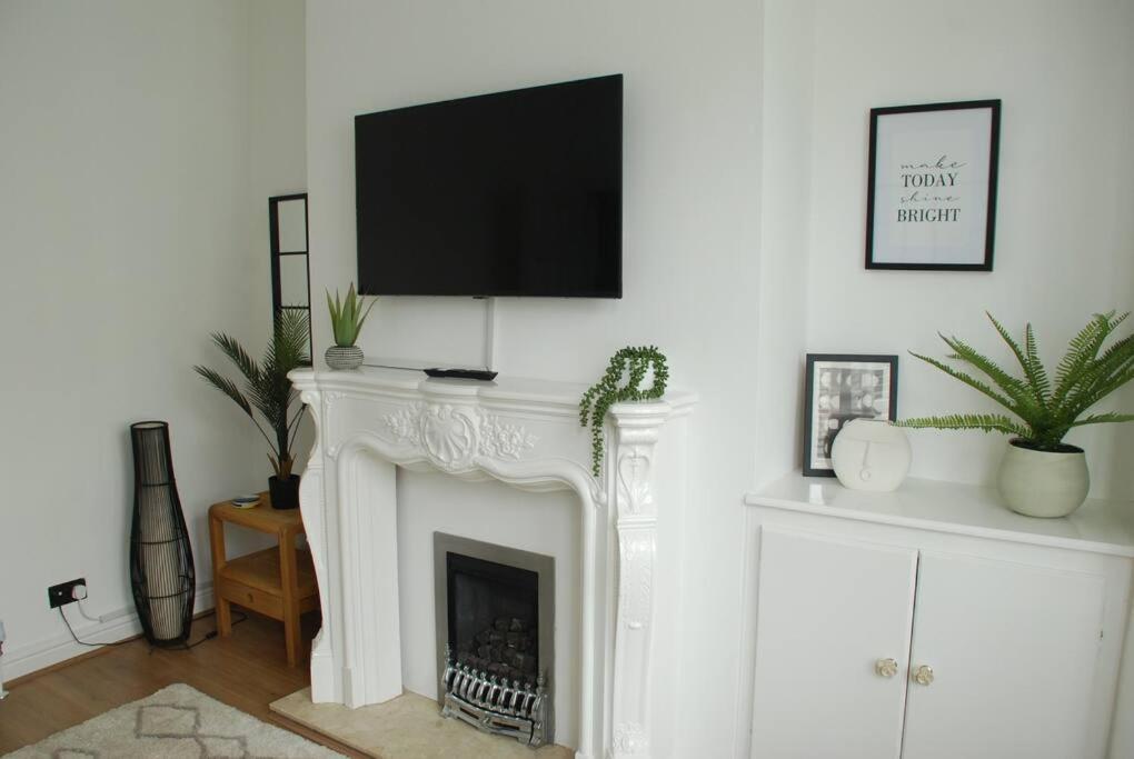 Entire House, Waterloo, Free Street Parking Villa ภายนอก รูปภาพ