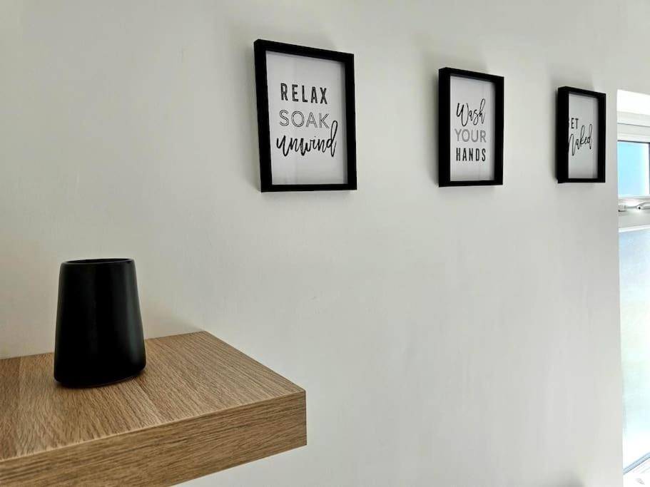 Entire House, Waterloo, Free Street Parking Villa ภายนอก รูปภาพ