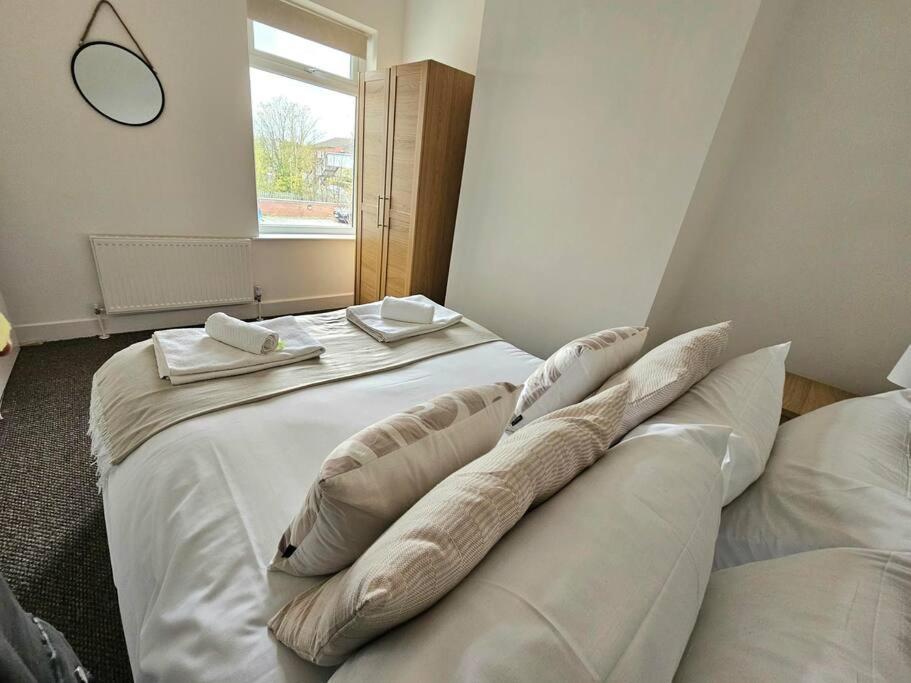 Entire House, Waterloo, Free Street Parking Villa ภายนอก รูปภาพ